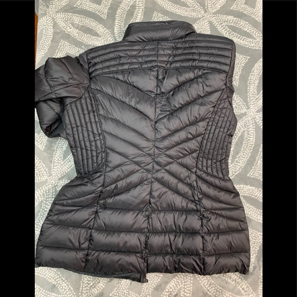 🚨FINAL🚨B by Bernardo black hooded puffer jacket NWT - Picture 3 of 3